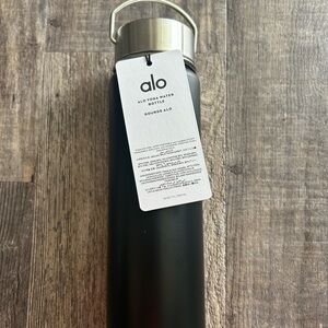 ALO Yoga Black Yoga Water Bottle NWT